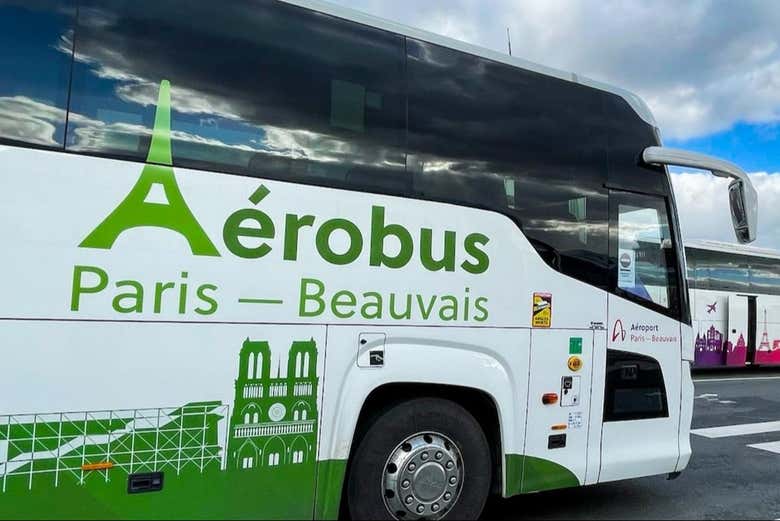 The Aerobus conects Paris with Beauvais Airport